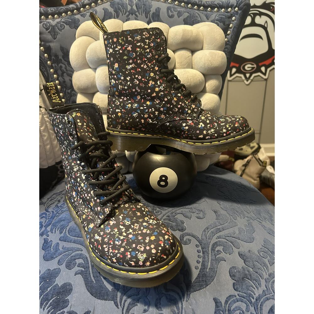 Dr Martens Page Courtney Floral Canvas Size 7/EU 38